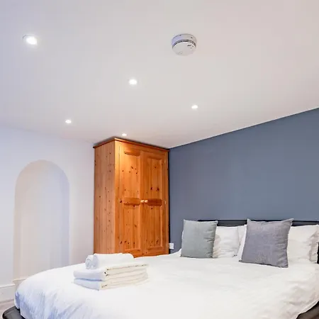 Exquisite Renovation In Central Location With Garden And Parking Hereford Exterior photo