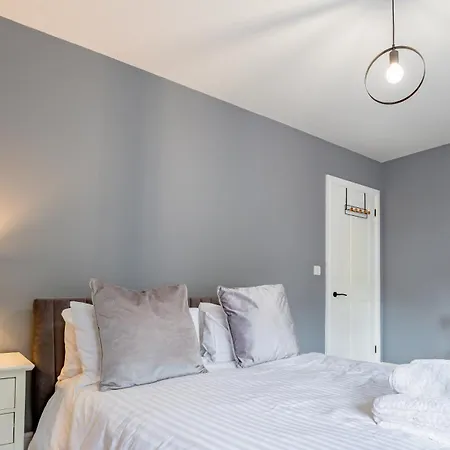 Exquisite Renovation In Central Location With Garden And Parking Hereford Exterior photo