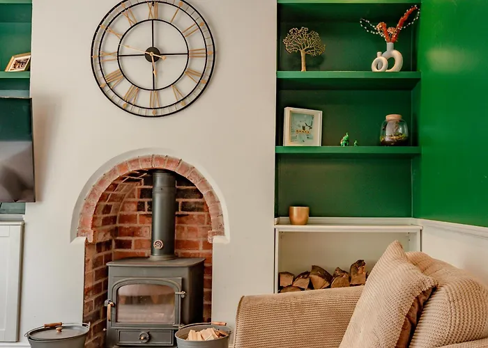 Exquisite Renovation In Central Location With Garden And Parking