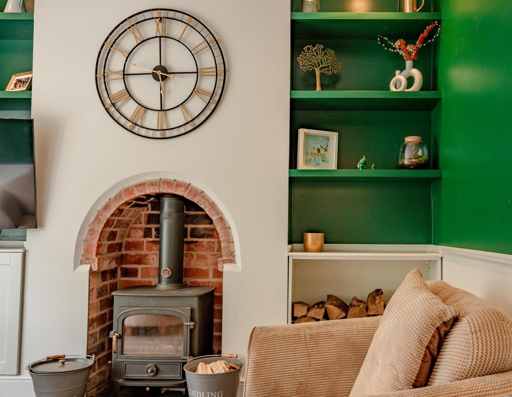 Exquisite Renovation In Location With Garden And Parking