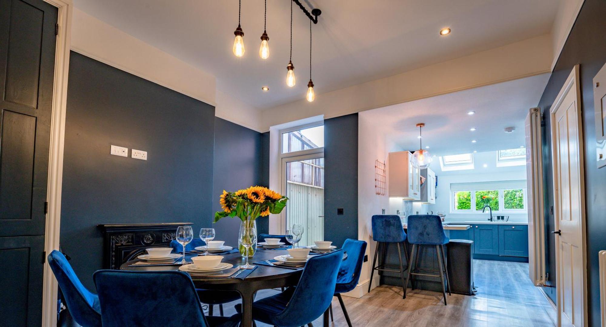 Exquisite Renovation In Location With Garden And Parking * Hereford
