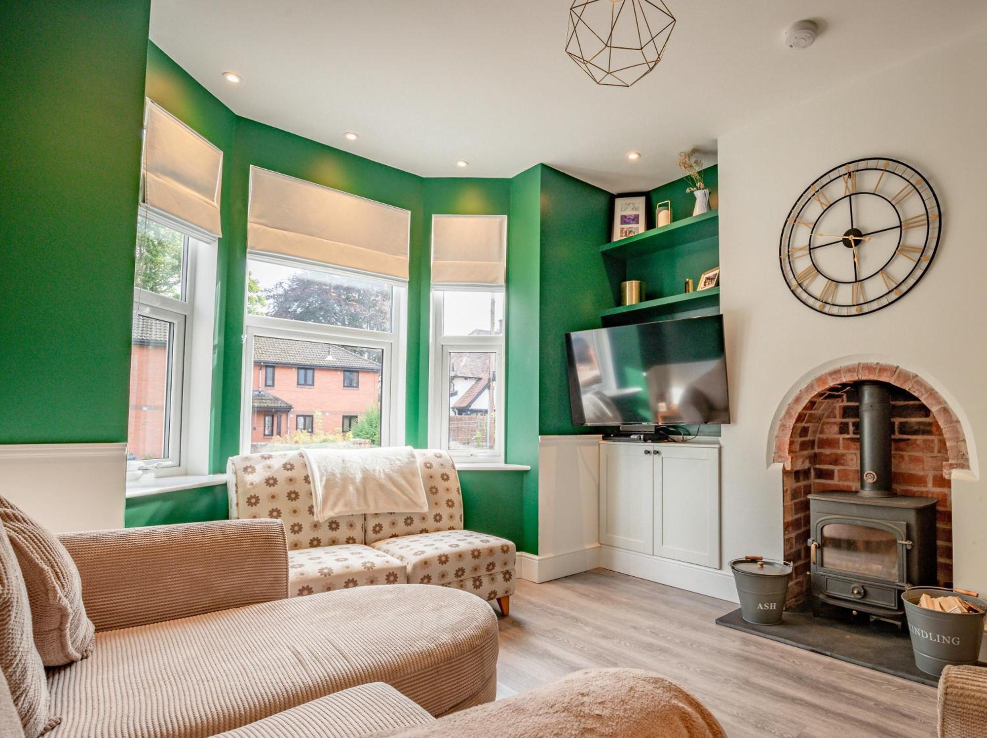 Exquisite Renovation In Location With Garden And Parking Holiday home Hereford