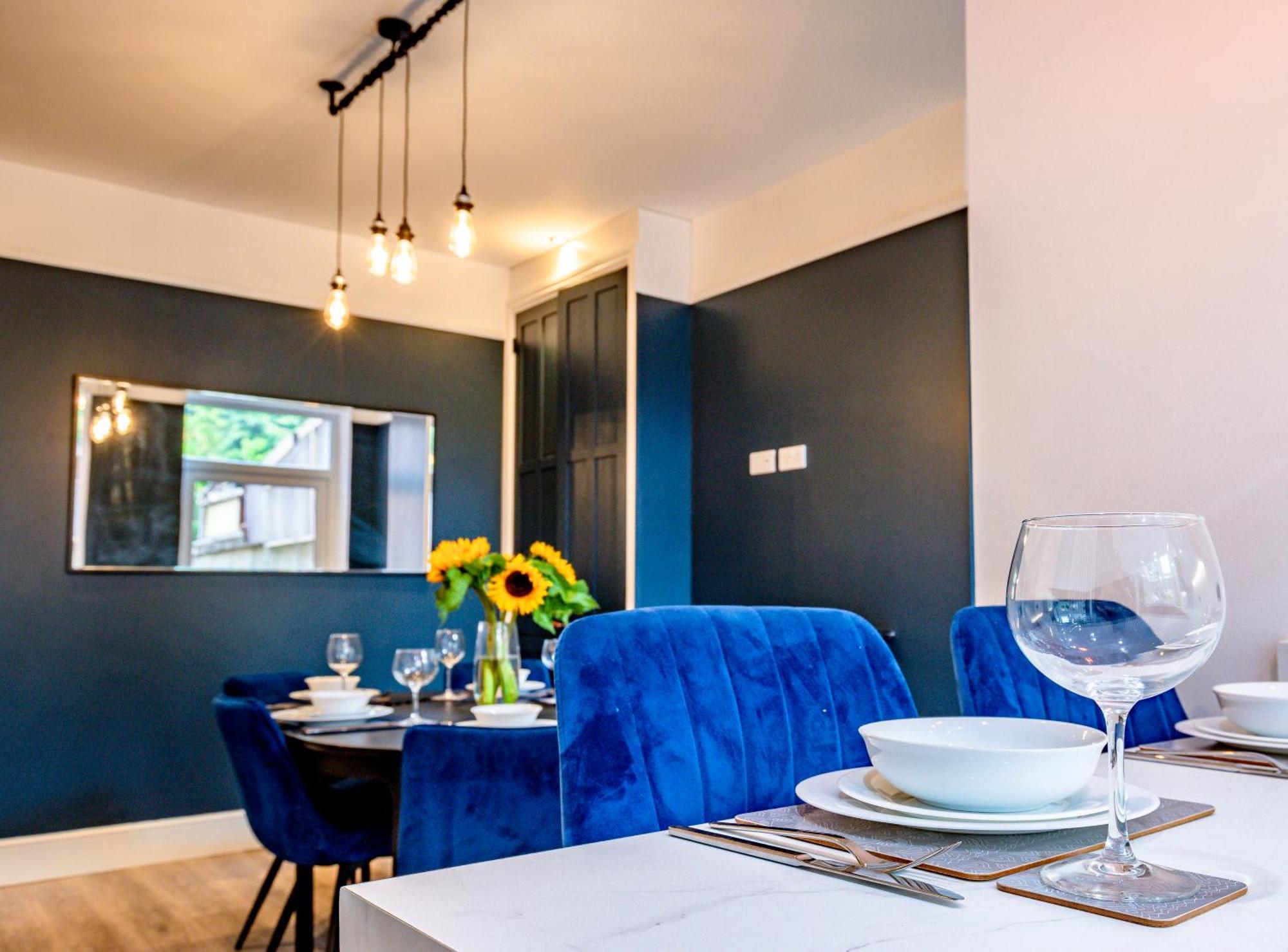 Exquisite Renovation In Location With Garden And Parking * Hereford