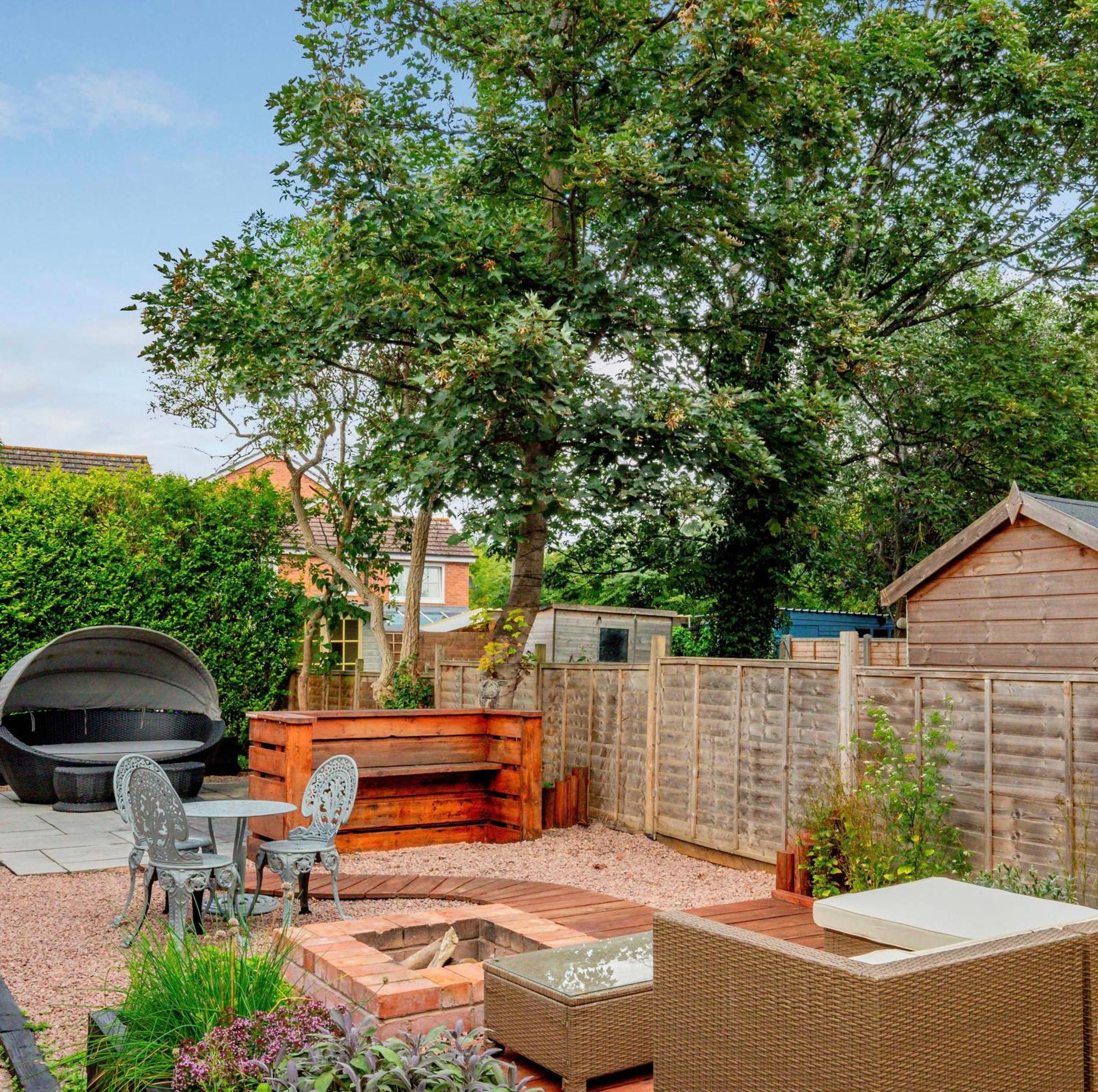 Exquisite Renovation In Location With Garden And Parking *